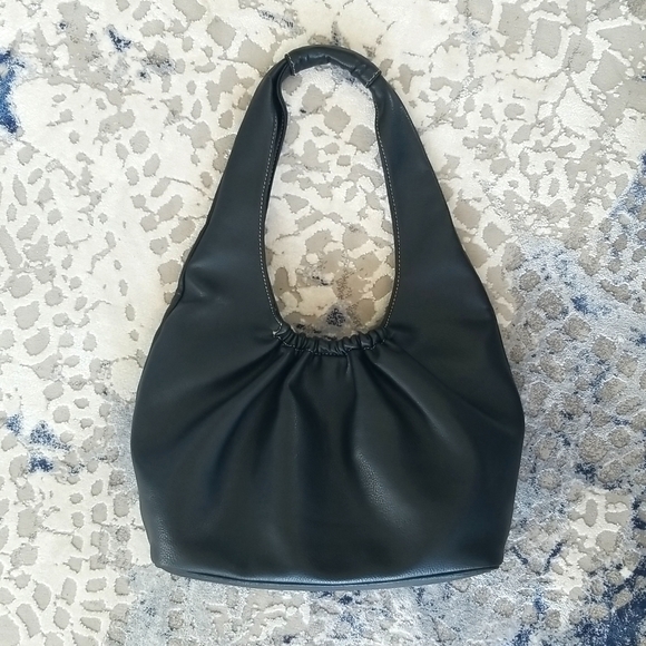 Nine West Handbags - SALE🌼  Nine West black shoulder Bag. Buttery soft Purse